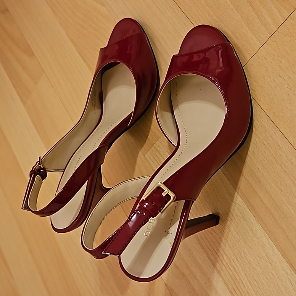 BCBG Generation Chili Smooth Pat